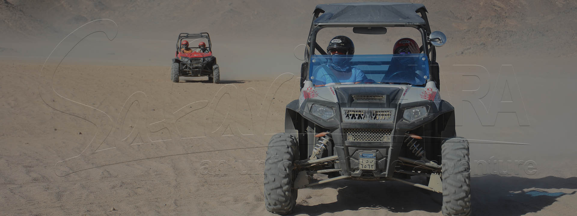 Sonnenuntergangsfahrt mit dem Dünenbuggy Polaris RZR in der Wüste von Sharm